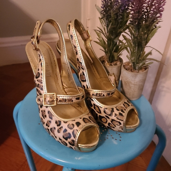 Colin Stuart leopard and gold heel shoes 7.5 hp 5x🔥🔥🔥🔥🔥 - Picture 3 of 6